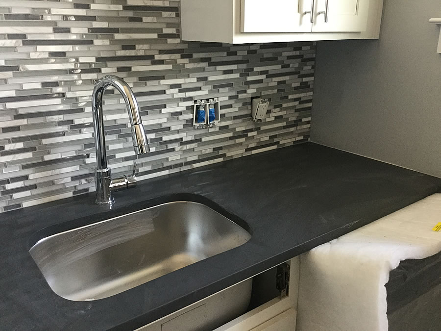 美國北卡哈利克萊斯特多戶住宅