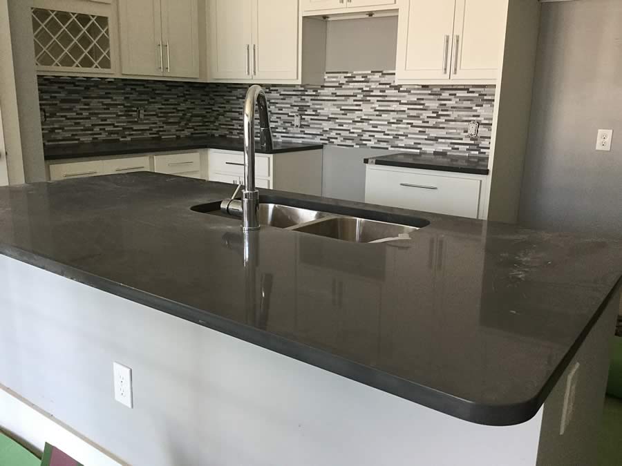 美國北卡哈利克萊斯特多戶住宅